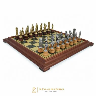 Compleet schaakspel Romeinen vs Barbaren II op schaakbord van massief hout