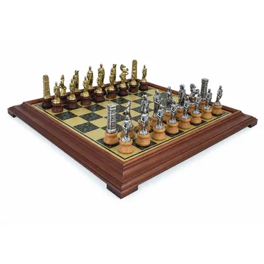 Compleet schaakspel Romeinen vs Barbaren II op schaakbord van massief hout
