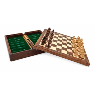 Open reisset met opgevouwen schaakbord en groen vilten opbergvak