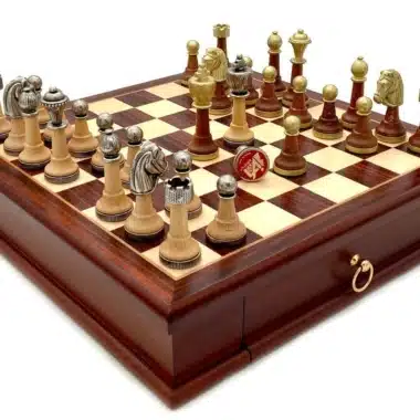 Alternative view of Set Classic XV Schaakbord van Mahonie- en Esdoornhout en Schaakspel in Hout en Metaal