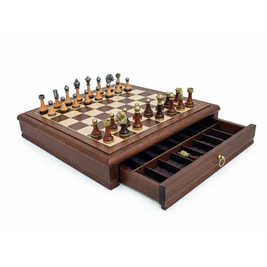 Classic XIV set met notenhouten schaakbord en geopende opbergla