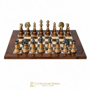 Staunton XL II-set met gelakt iepen en heide schaakbord, vooraanzicht