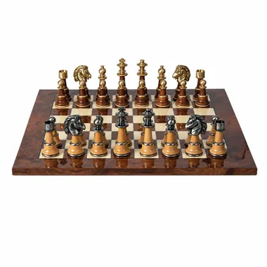 Staunton XL II-set met gelakt iepen en heide schaakbord, vooraanzicht