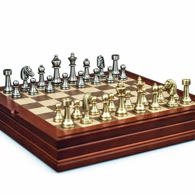 Compleet Staunton-schaakspel met houten schaakbord en gouden en zilveren messing stukken