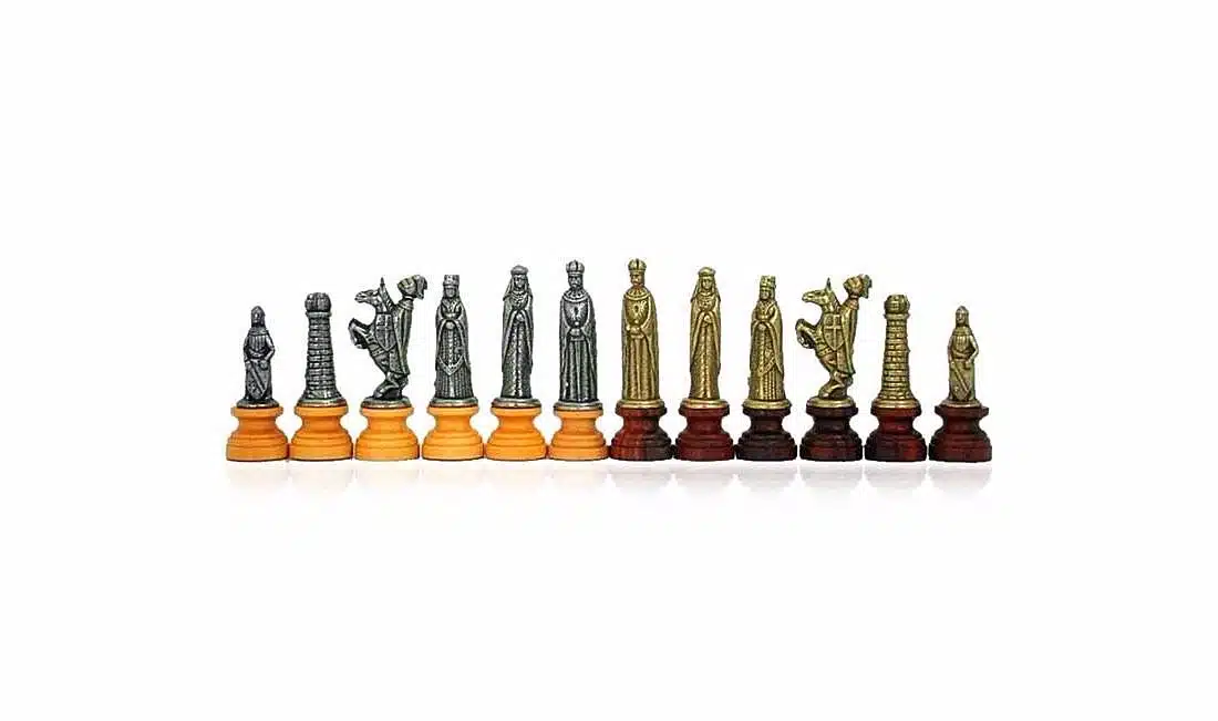 Ensemble "Medieval II" Echiquier en Bois Massif & Jeu d'Echecs en Bois et Métal Massif