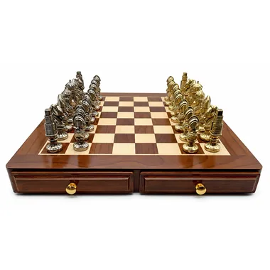 Medieval IV set met esdoorn schaakbord en gouden en zilveren metalen stukken