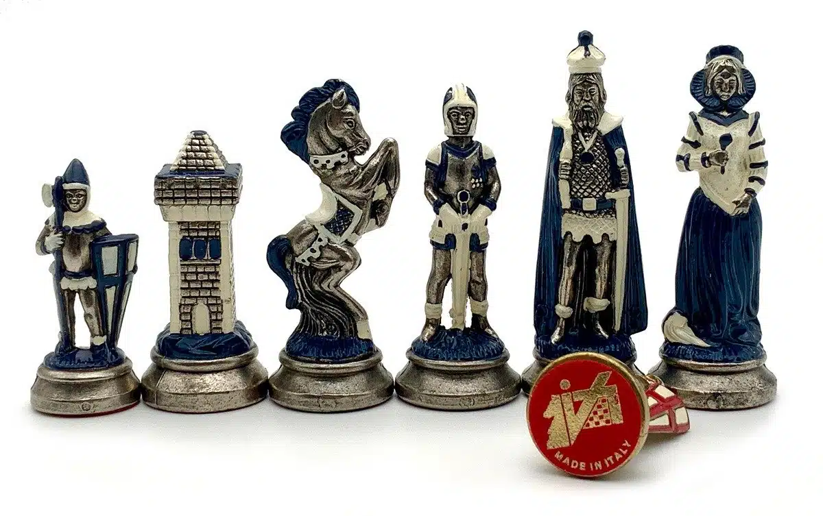 Set Mary Stuart III Schaakbord in Kunstleer & Handbeschilderd Metalen Schaakspel - Afbeelding 7