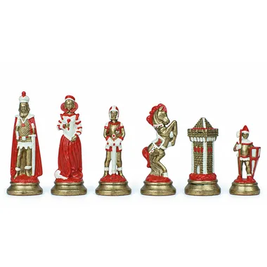 Schaakstukken Mary Stuart beschilderd in rood en goud, close-up van de figuren