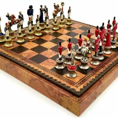 Napoleon III Set Schaakbord in Similileer met Oude Wereldkaart en Schaakspel in Handgeschilderd Metaal
