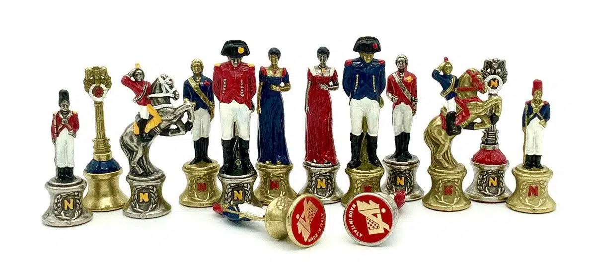 Luxe Napoleon III Set: Schaakbord van Esdoornhout in Glanzend Gemarmerd Groen met Handbeschilderd Metalen Schaakspel - Afbeelding 3