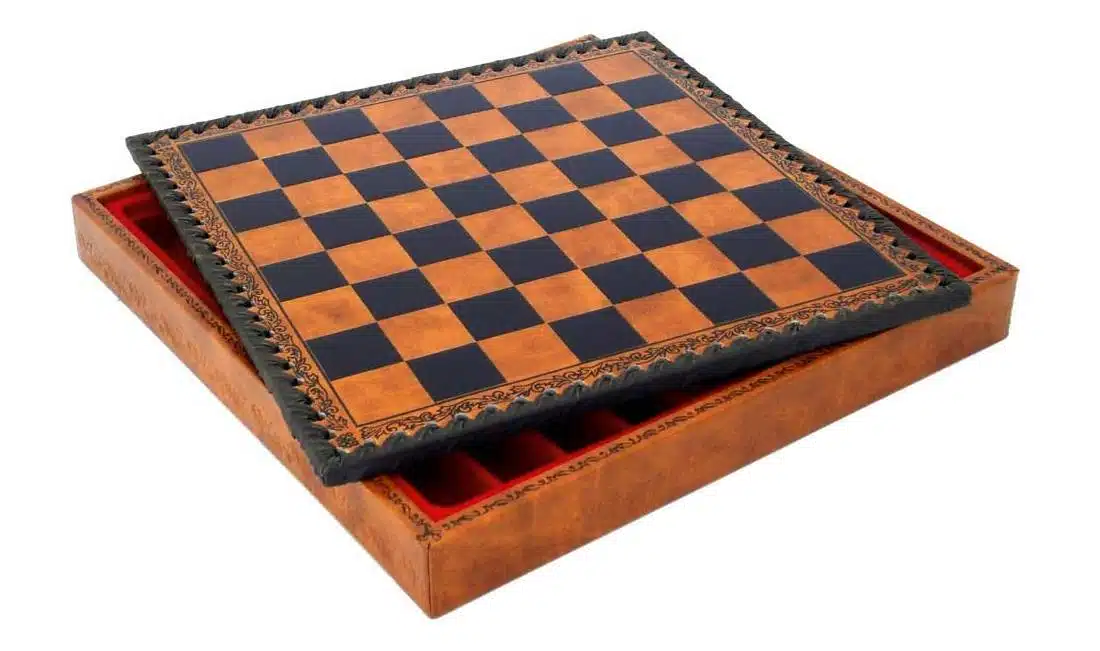 Camelot Koning Arthur Set XII Schaakbord met Opbergruimte en Schaakspel in Metaal - Afbeelding 17