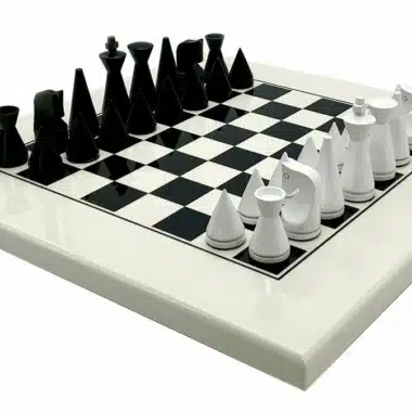 Set Piramide Modern Wit Schaakbord in Massief Gelakt Wit Hout & Schaakspel in Gelakt Zwart-Wit Hout