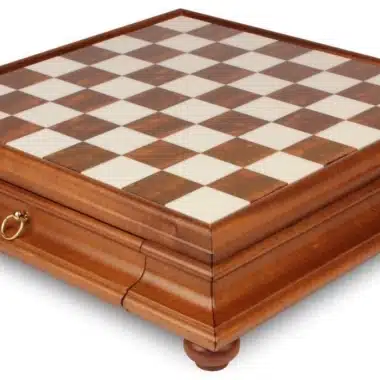 Schaakbord op Voet van Massief Hout met Speelvlak van Toscaans Albast en Opbergla