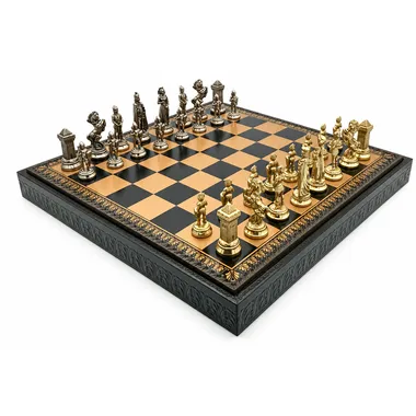Mary Stuart VIII set, schaakbord met gouden en zilveren metalen stukken