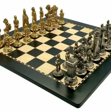 Mary Stuart Set X Schaakbord in Donker Hout en Schaakspel in Metaal