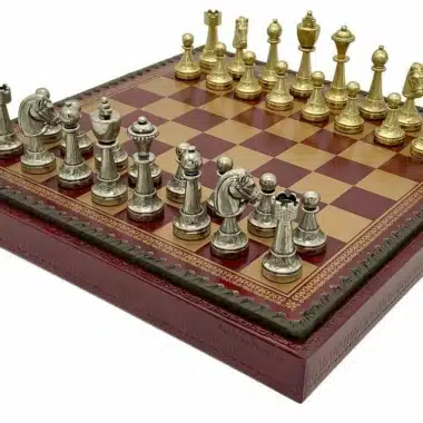 Staunton Mix V Set Rood Schaakbord met Opbergruimte en Metalen Schaakspel