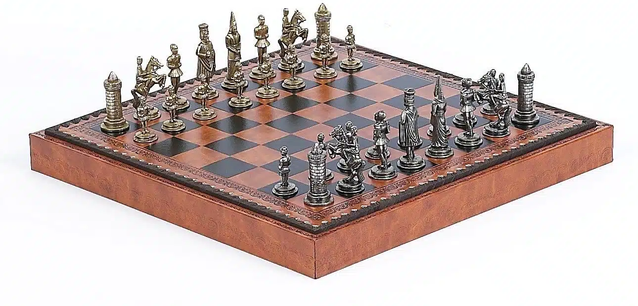 Camelot Koning Arthur Set XII Schaakbord met Opbergruimte en Schaakspel in Metaal