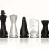 Schaakspel "Modern Piramide" in Zwart-Wit Gelakt Hout