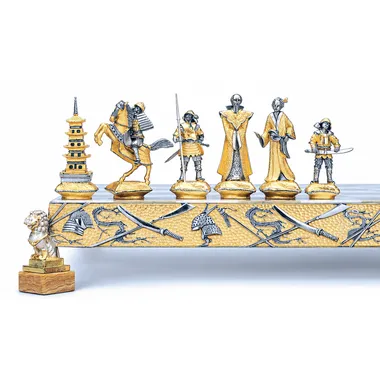 Set "Samoerai Slag bij Nagashino" Schaakbord en Schaakspel in Brons, Onyx en 24-Karaats Goud
