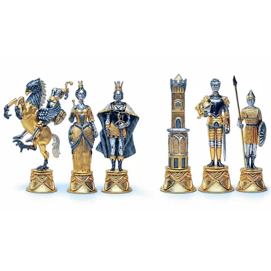 Set XL "Karel de Grote Koning der Karolingers vs Moren van Spanje" Rechthoekige Schaaktafel en Schaakspel in Brons, Onyx en 24-Karaats Goud
