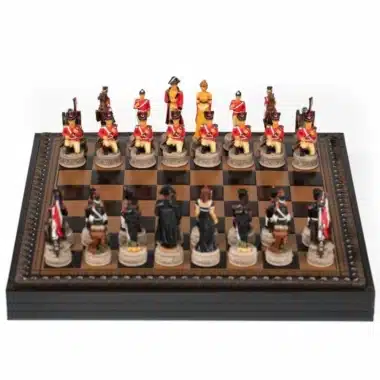 Set Slag bij Waterloo III Schaakbord in Kunstleer met Opbergruimte & Schaakspel van Handgeschilderde Resin