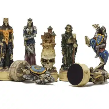 Alternative view of Zombie-Schaakset met Zwart Esdoornhouten Schaakbord en Handbeschilderde Kunststof Schaakstukken