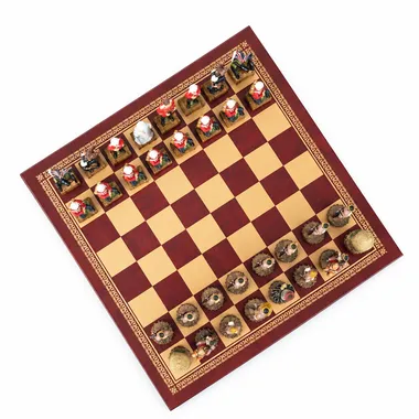 Rood kunstleren schaakbord met schaakstukken Anglo-Zoeloeoorlog, diagonaal zicht