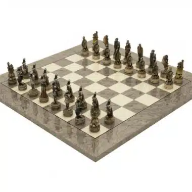 Dark Fantasy Set: Schaakbord van Grijs Essenhout en Schaakspel van Kunsthars