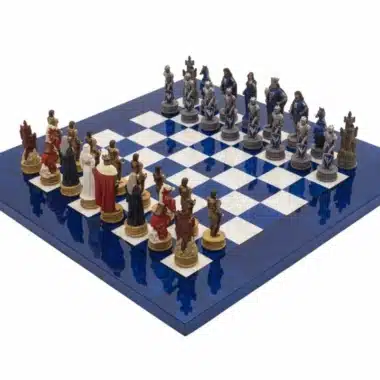 Camelot Koning Arthur VIII Set Schaakbord van Esdoornhout in Blauw en Schaakspel van Kunsthars