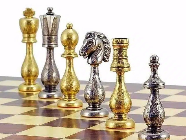 Set Arabic Style VI Schaakbord van Rozenhout en Esdoorn met Schaakspel in Goud- en Zilverkleurig Metaal - Afbeelding 7