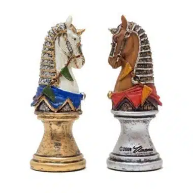 Paarden Medieval Bust V, gedetailleerde witte en bruine paardenkoppen