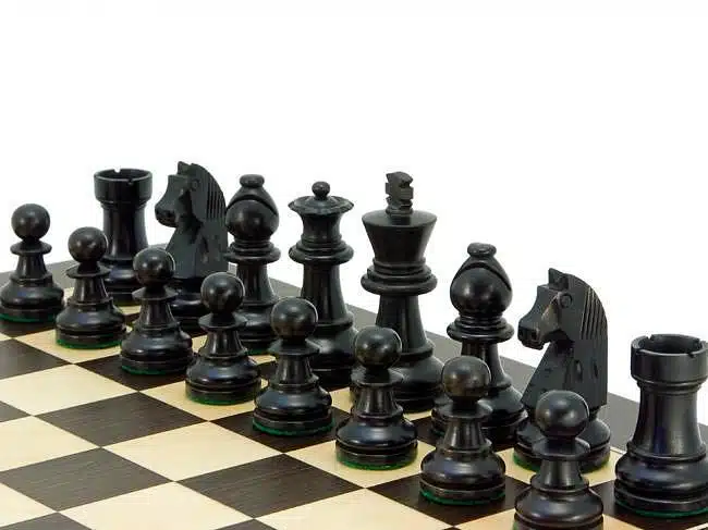 Ensemble "Classic Wenge" Echiquier en Wenge et Erable & Jeu d'Echecs en Buis Ebonisé