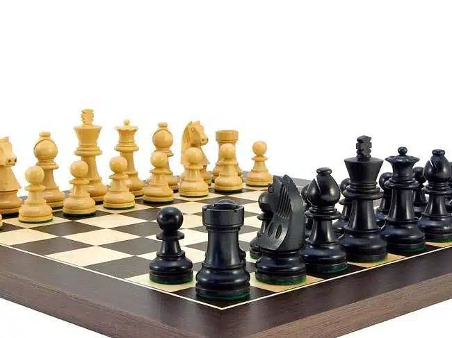 Ensemble "Classic Wenge" Echiquier en Wenge et Erable & Jeu d'Echecs en Buis Ebonisé