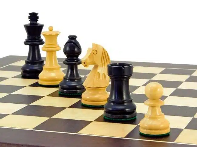 Ensemble "Classic Wenge" Echiquier en Wenge et Erable & Jeu d'Echecs en Buis Ebonisé