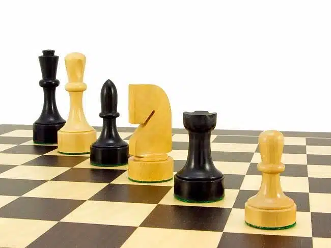 Jeu d'Echecs "Contemporain" en Bois de Buis Ebonisé