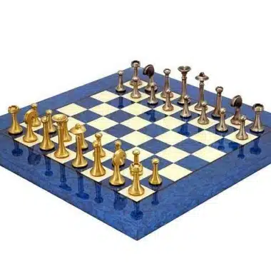 Modern Set: Blauw Schaakbord van Esdoornhout & Schaakspel in Massief Messing