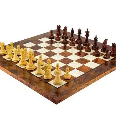 Set Madrid II Schaakbord van Iepen- en Heidehout Gelakt & Schaakspel van Rood Sandelhout