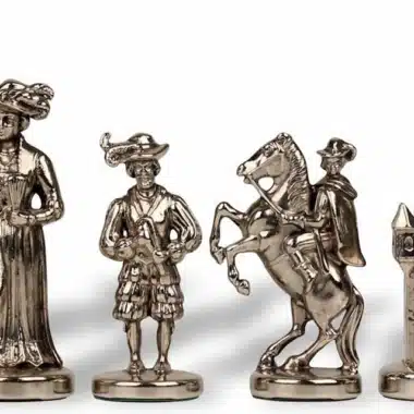 Verzilverde metalen stukken Lanzichenecchi, dame, loper, paard en toren