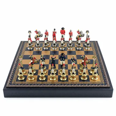 Napoléon III-set met schaakbord in kunstleer en beschilderde metalen stukken