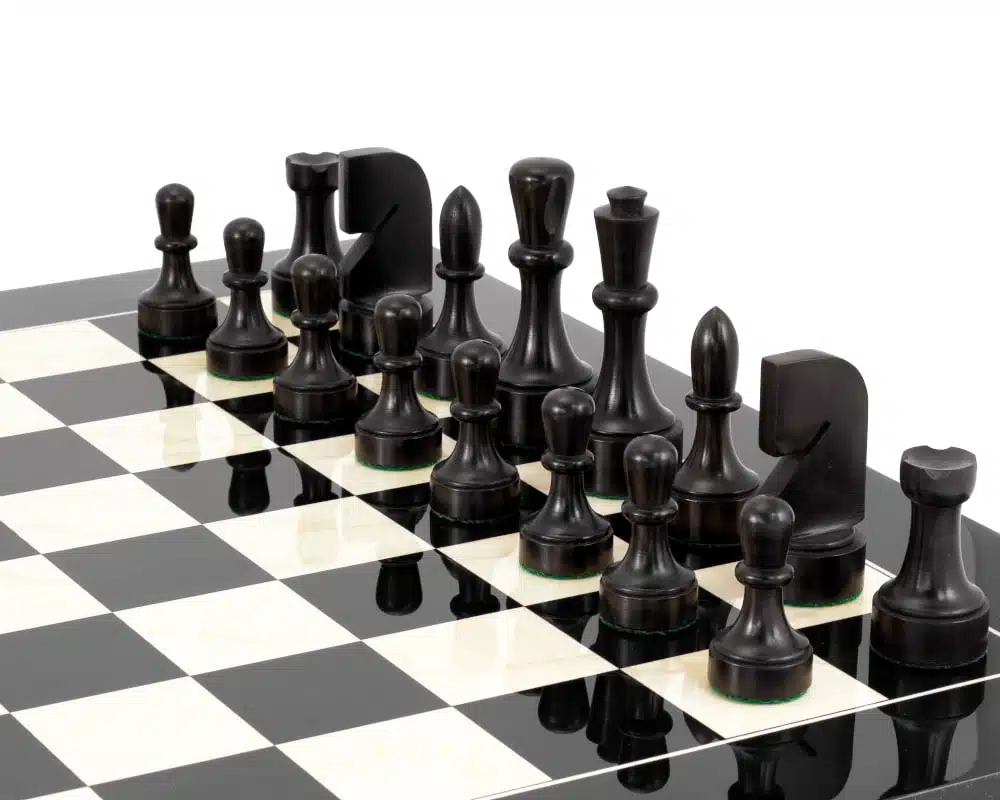 Jeu d'échecs Contemporain - Échiquier en bois d'Anegre noir et Erable & Pièces en Bois de Buis