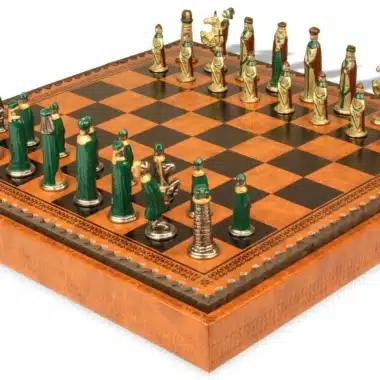 Alternative view of Klein Middeleeuws Schaakspel en Schaakbord met Opbergruimte