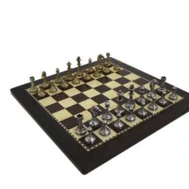 Klein Schaakspel van Metaal met Donker Houten Schaakbord