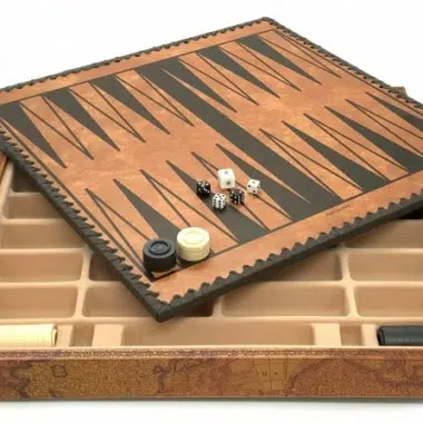 Jeu d'Échecs Robin des Bois - Échiquier - Backgammon et Jeu de dames en similicuir avec rangement & Pièces en résine