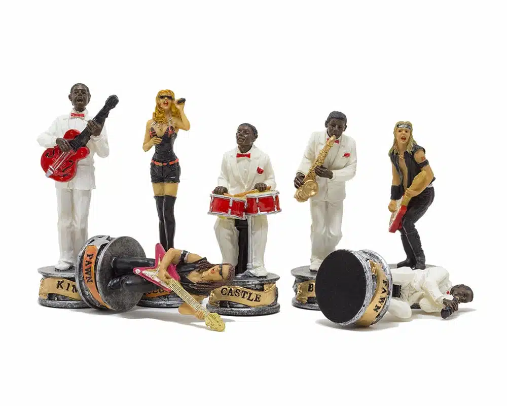 Schaakspel Jazz vs Rock - Schaakbord in zwart gelakt hout & Stukken van kunsthars - Afbeelding 19