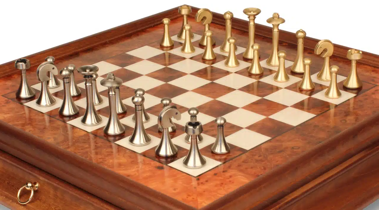Jeu d'Échecs Contemporain - Échiquier en bois de Bruyère et Bois d'Orme avec tiroir & Pièces en métal
