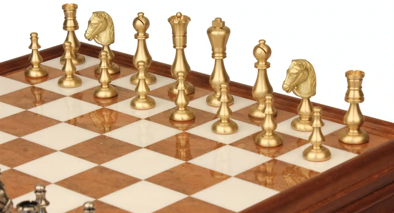 Jeu d'Échecs Oriental - Échiquier en bois et Albâtre de Toscane avec tiroir & Pièces en laiton massif