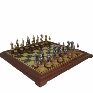 Schaakspel Mary Stuart - Schaakbord op Voet met Messingeffect en Houten Lijst & Schaakspel in Metaal en Hout