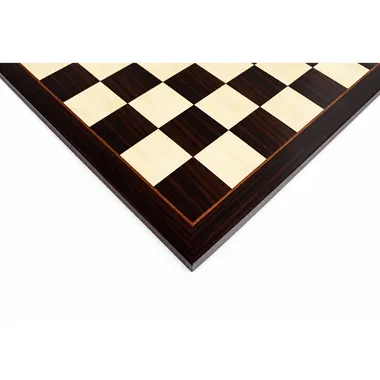 Hoek van het donkere palissander schaakbord met details van de rand