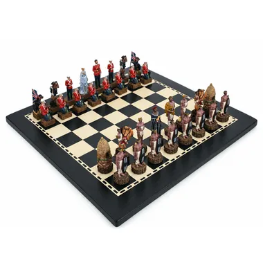 Schaakspel Britten versus Zoeloes opgesteld op het houten schaakbord