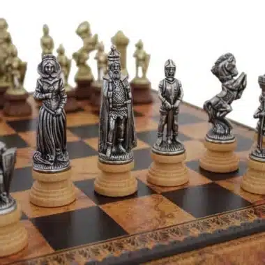 Alternative view of Schaakspel Mary Stuart - Schaakbord, Damspel en Backgammon in Kunstleer met Opbergvak & Schaakstukken van Metaal en Hout